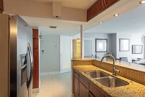 Cozy Oceanview Retreat on the Bay