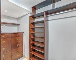 Cozy Oceanview Retreat on the Bay