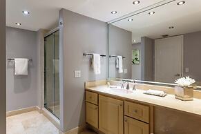 Cozy Oceanview Retreat on the Bay