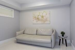 Cozy Oceanview Retreat on the Bay