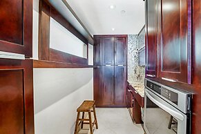 Cozy Oceanview Retreat on the Bay