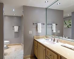 Cozy Oceanview Retreat on the Bay