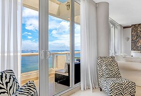 Cozy Oceanview Retreat on the Bay