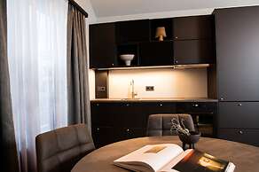 Backyard Apartments by Heimaleiga