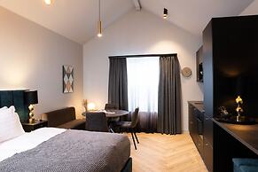 Backyard Apartments by Heimaleiga