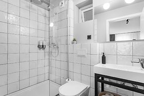 Backyard Apartments by Heimaleiga