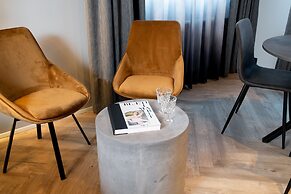 Backyard Apartments by Heimaleiga