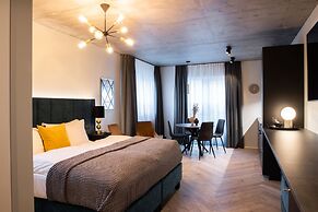 Backyard Apartments by Heimaleiga