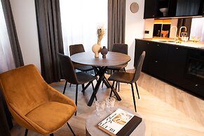 Backyard Apartments by Heimaleiga