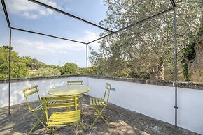 Trullo Grotta Cisternino by Typney