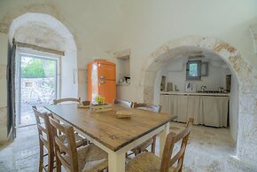 Trullo Grotta Cisternino by Typney