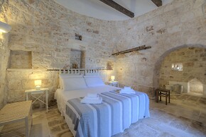 Trullo Pagliaro Cisternino by Typney