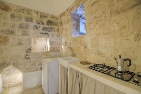 Trullo Pagliaro Cisternino by Typney