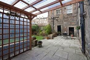 Abercromby Place Apartment