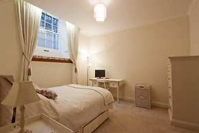 Abercromby Place Apartment