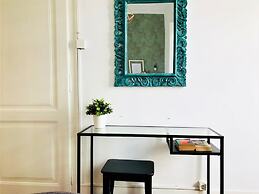 Charming Flat with Great Terrace, Best Location