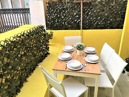 Charming Flat with Great Terrace, Best Location