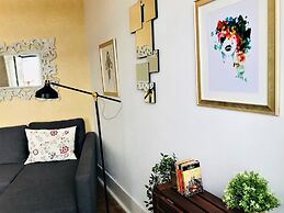 Charming Flat with Great Terrace, Best Location