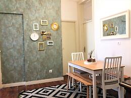 Charming Vintage Auto Check-in Flat in Baixa
