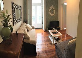 Charming Vintage Auto Check-in Flat in Baixa
