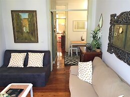Charming Vintage Auto Check-in Flat in Baixa
