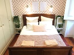 Charming Vintage Auto Check-in Flat in Baixa