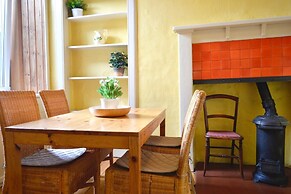 Central and Homely One Bedroom Flat