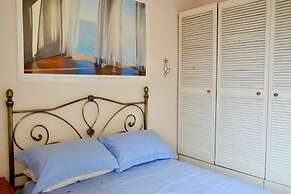 Central and Homely One Bedroom Flat