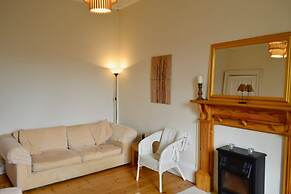Central and Homely One Bedroom Flat
