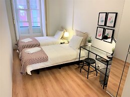 Beautiful flat with balcony & Great location