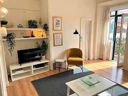 Beautiful flat with balcony & Great location