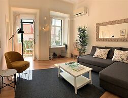 Beautiful flat with balcony & Great location