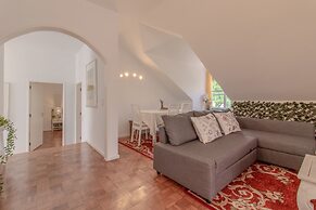 Beautiful flat with balcony & Great location