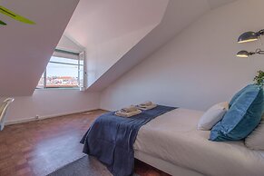 Beautiful flat with balcony & Great location