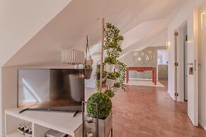 Beautiful flat with balcony & Great location