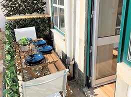 Beautiful flat with balcony & Great location