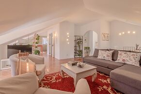 Beautiful flat with balcony & Great location