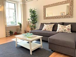 Beautiful flat with balcony & Great location