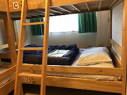 Guesthouse Shiawase Eki - Hostel