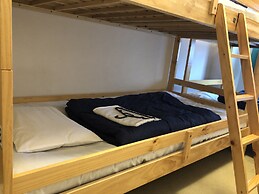 Guesthouse Shiawase Eki - Hostel