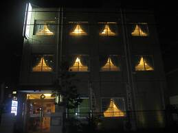 Guesthouse Shiawase Eki - Hostel