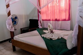 Kilimanjaro Summit Lodge