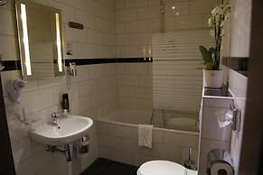 Alexander Business Hotel