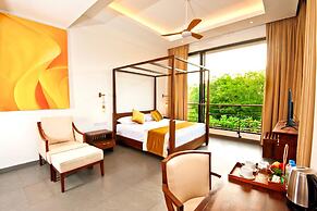 The Lake Forest Hotel