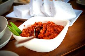 The Lake Forest Hotel