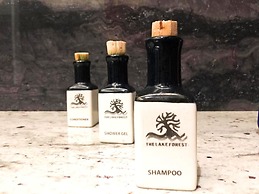 The Lake Forest Hotel