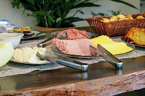 VELINN Pousada Ponta do Pequeah