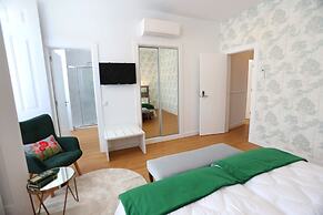 Glass Boutique - Rooms & Suites