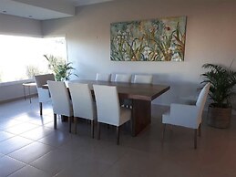 Acogedora Casa En Exclusivo Barrio