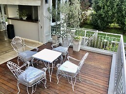 Acogedora Casa En Exclusivo Barrio